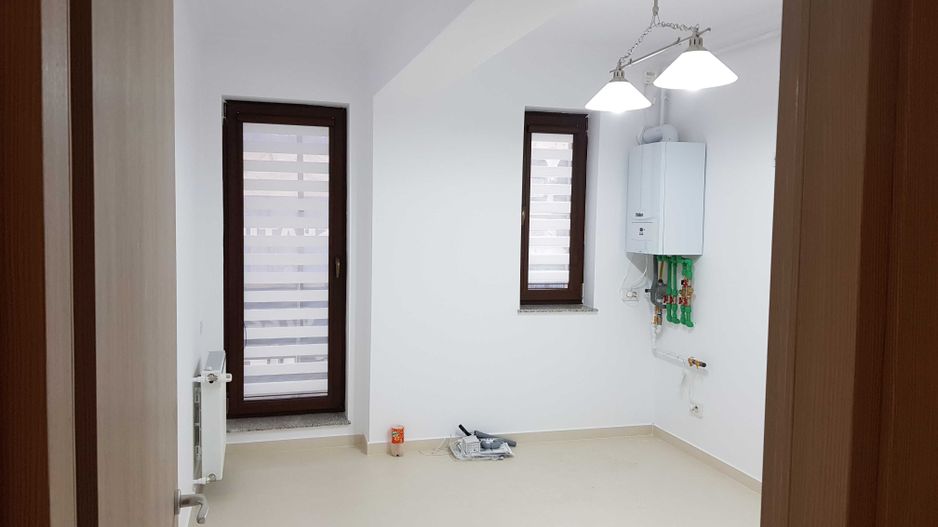 DE ÎNCHIRIAT: Apartament 3 camere – Piața Victoriei - Poză 3
