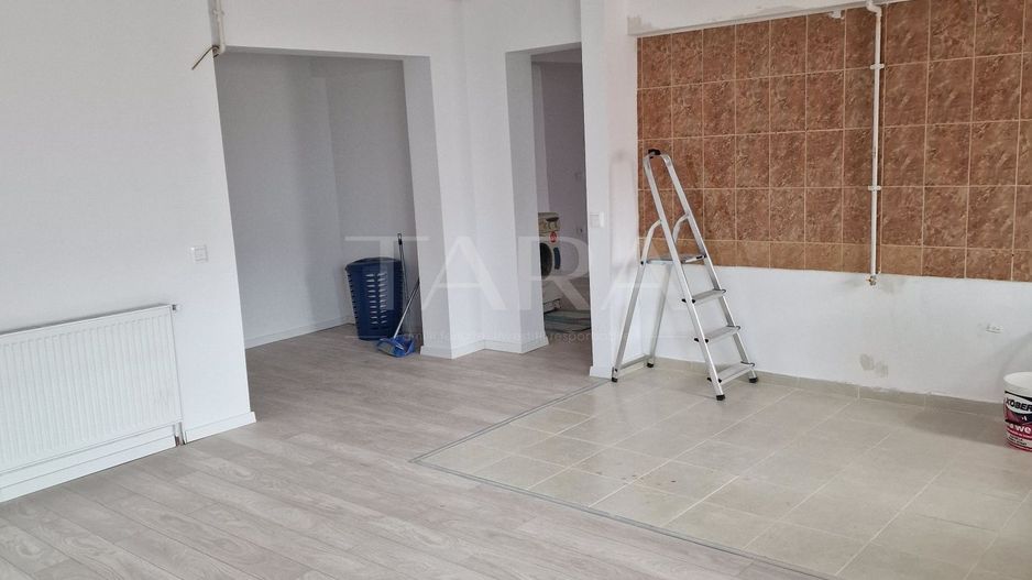 Apartament cu 3 camere și garaj în Baciu, zona Regal. - Poză 1