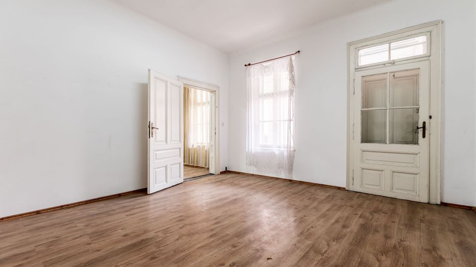 Apartament 2 camere Str. Lucian Blaga, clădire în renovare completa - Poză 2