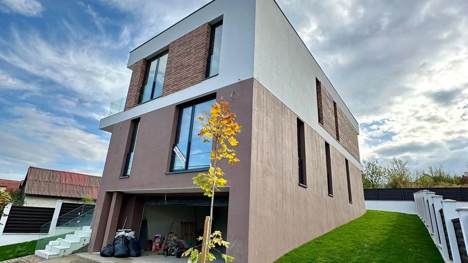 Casa Individuala, 245 MP, 415 MP teren, Zona Europa - Poză 1