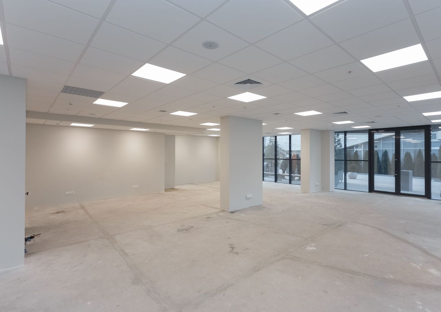 Spațiu Comercial. Business Centrul ROYAL TOWER - Poză 3