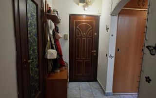 De vanzare apartament de 2 camere langa metrou 1 Decembrie, pret negociabil - Poză 2