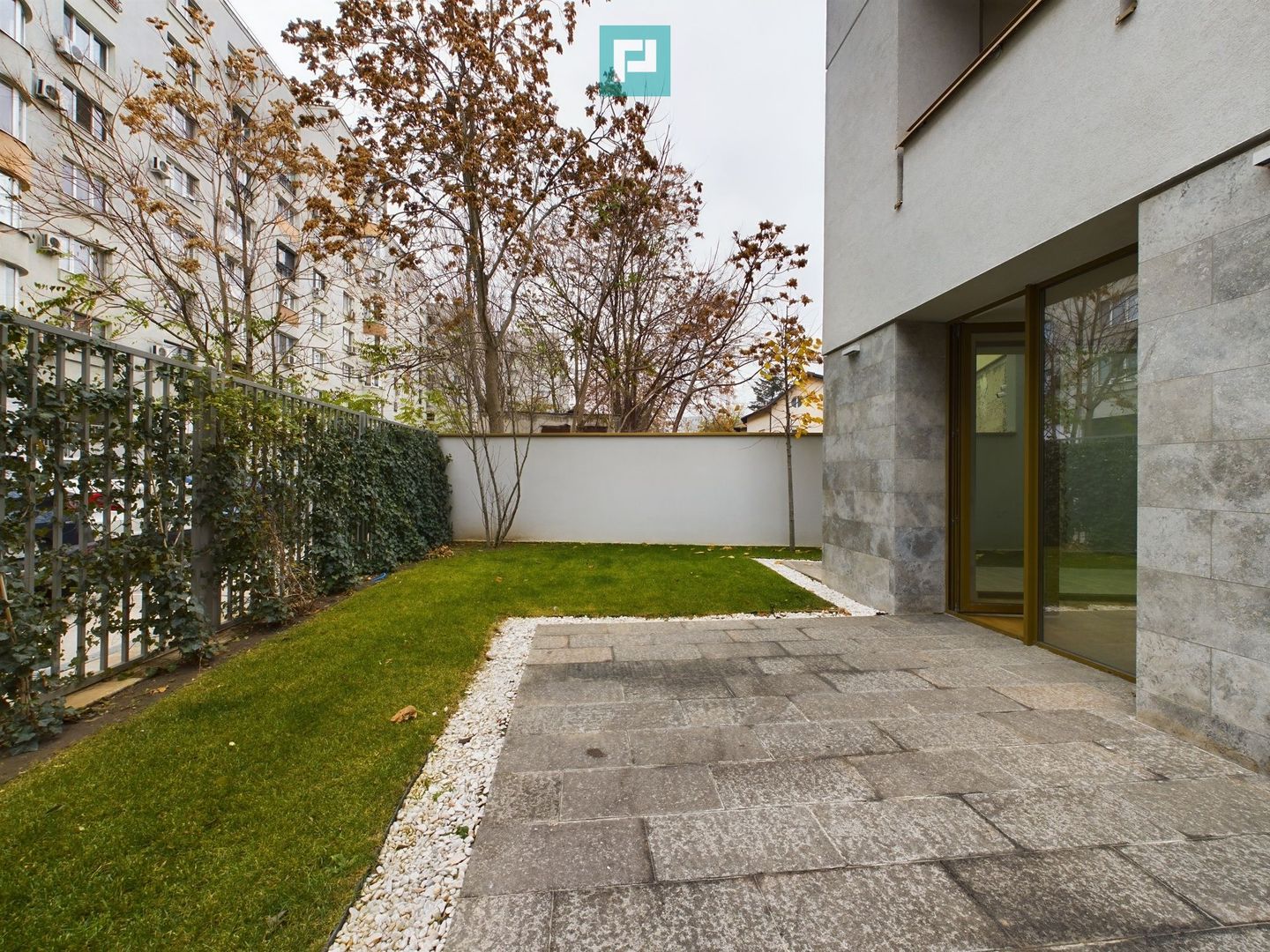 Apartament 2 camere la parter cu gradina in bloc nou zona Gara de Nord - Poză 1