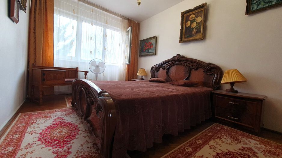 Apartament luminos cu vedere spre biserică, într-un cartier verde și liniștit. - Poză 20
