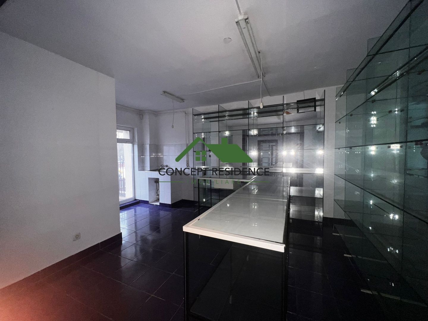 Spațiu comercial 50 mp, parter, B-dul Decebal – zonă stradală - Poză 2