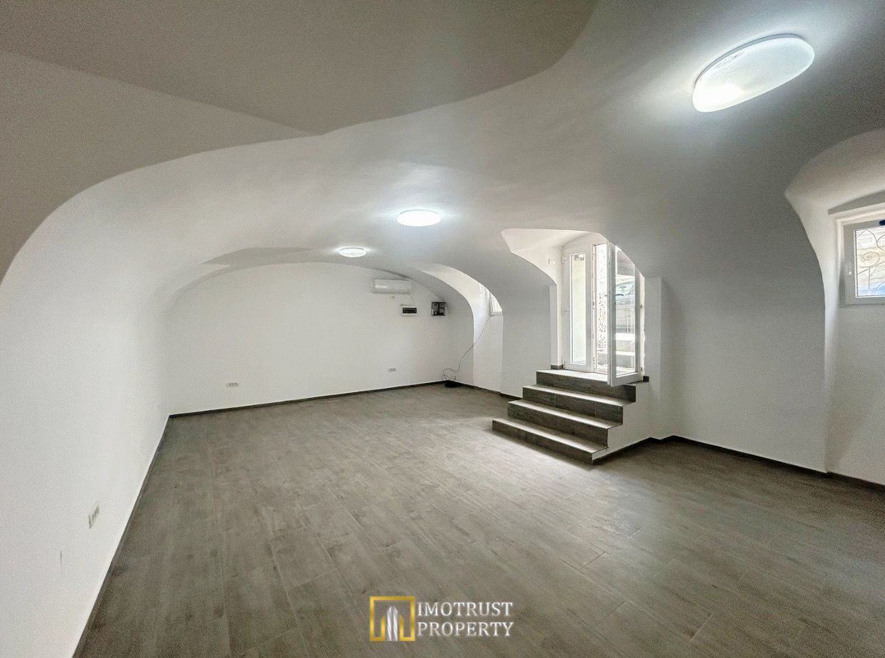 Spațiu Comercial de Închiriat Arad – 70mp, Acces Stradal - Poză 1