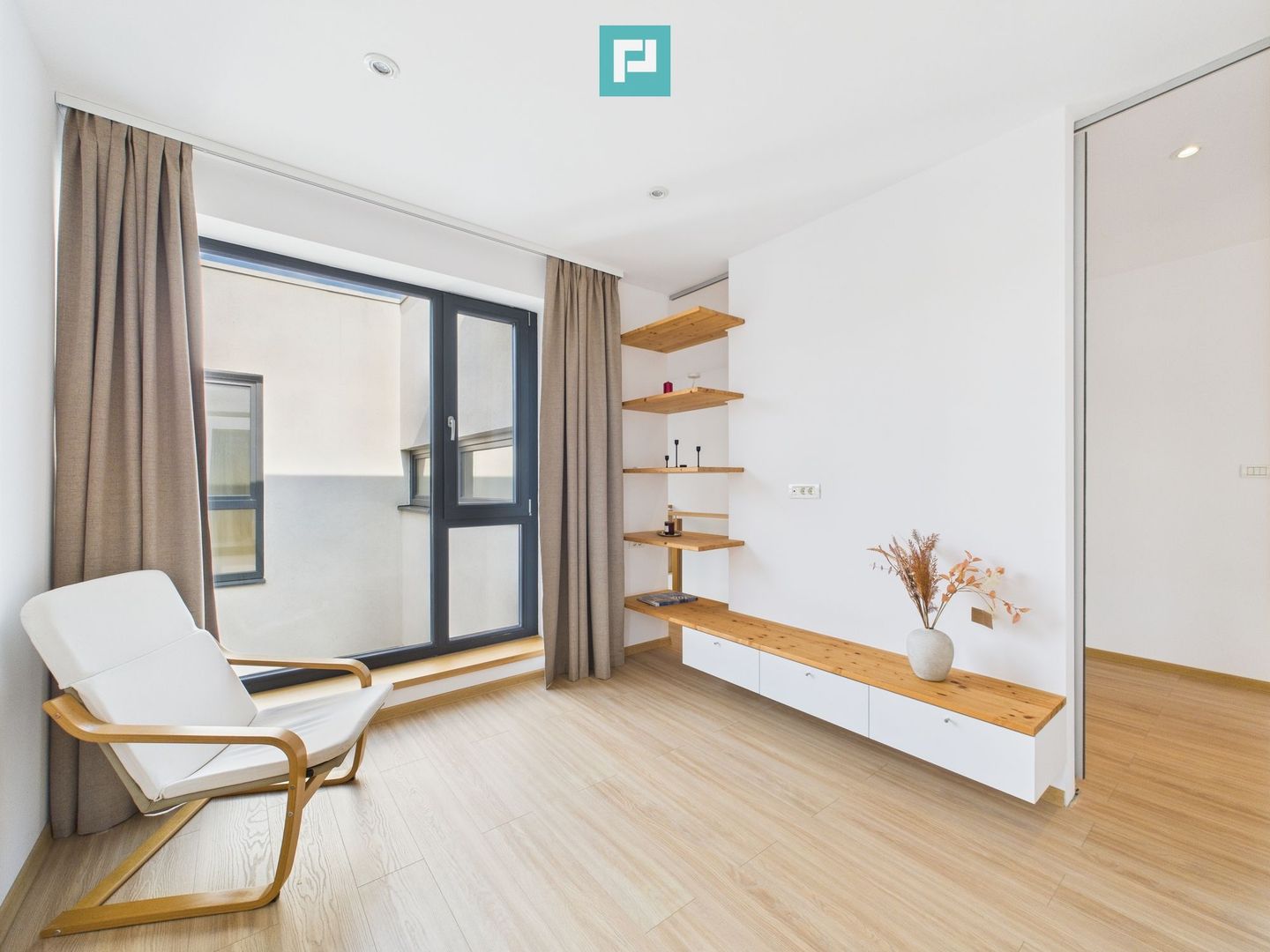 Casă modernă și elegantă, mobilată și utilată - Poză 13