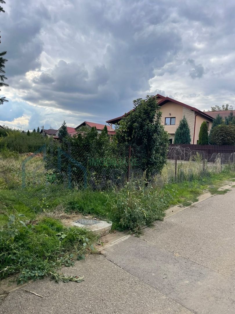 Teren intravilan de vânzare în Miroslava, Valea Adâncă, strada Cicoarei - Poză 4