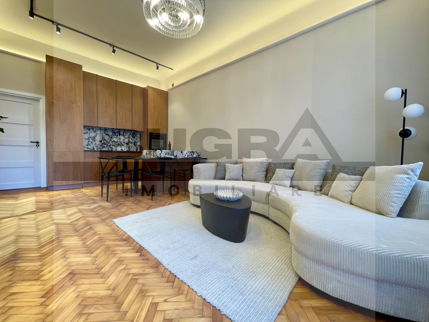Apartament De 3 Camere La Casa,  61 mp,  LUX, Zona Centrala - Poză 1