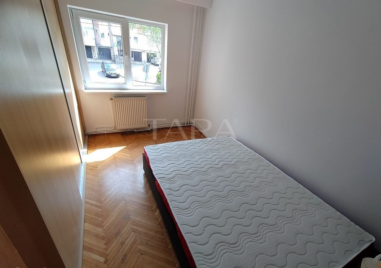 Proprietar, apartament 4 camere decomandate, bd. Titulescu. - Poză 3