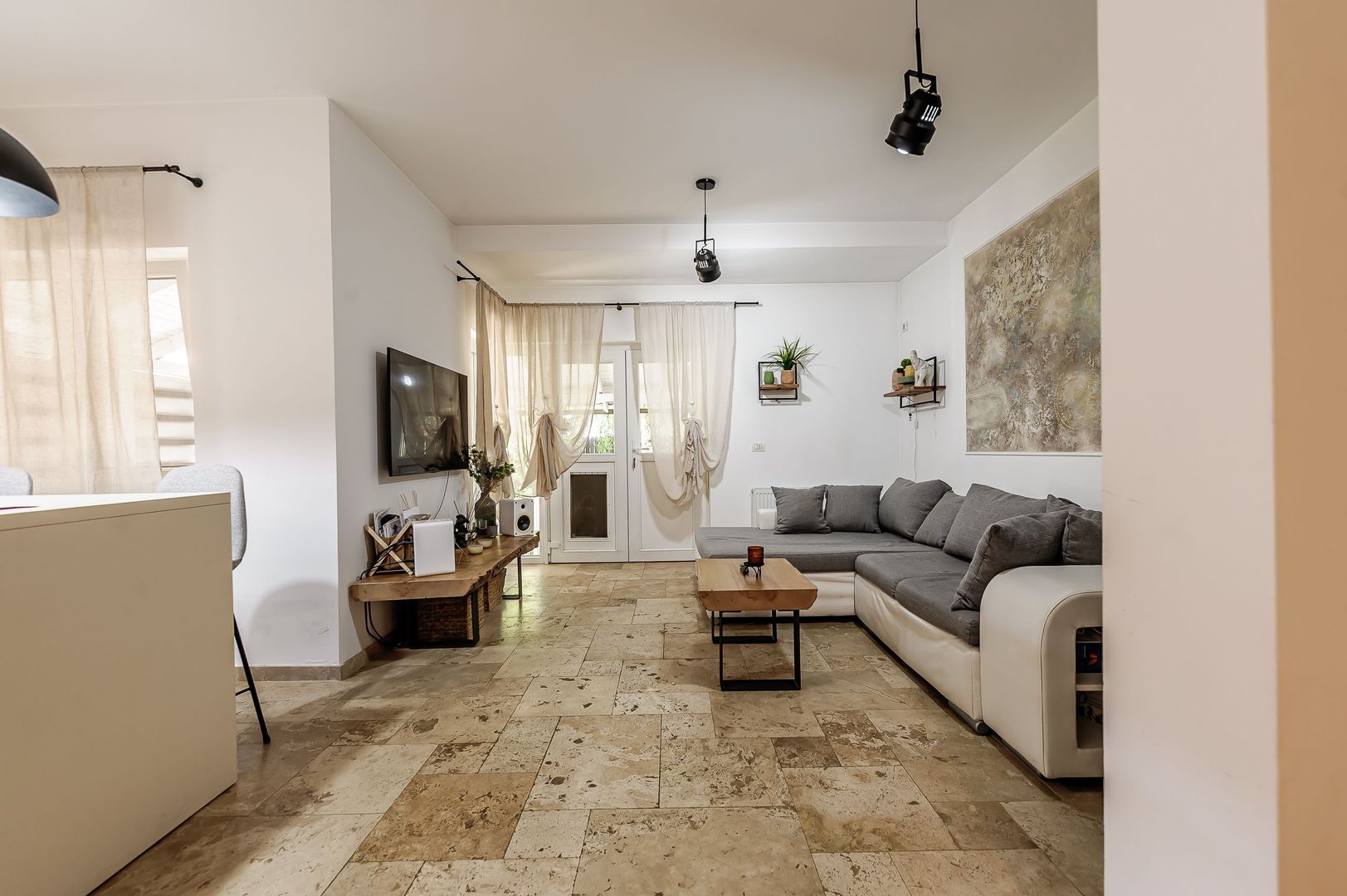 Casă de vânzare – Via Carmina, Vladimirescu -zonă rezidențială premium - Poză 3