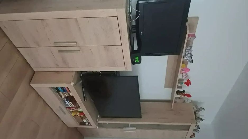 Apartament trei camere Micro 17 - Poză 1