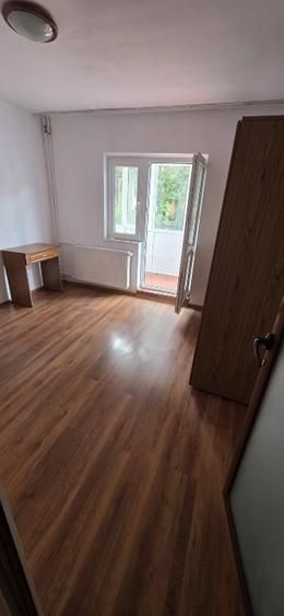 Apartament  4 camere decomandat- Craiovita Noua, zona Scoala 34 - Poză 4