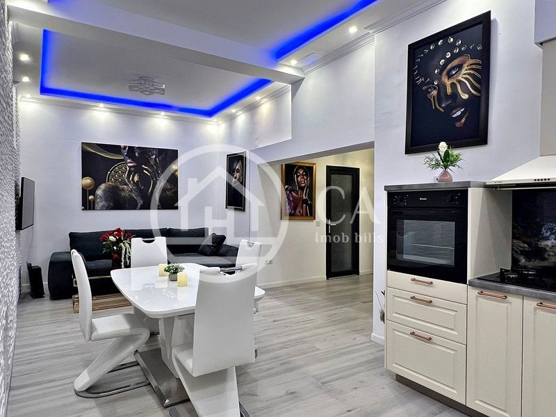 Apartament de vânzare cu 3 camere în zona centrală, Oradea - Poză 1