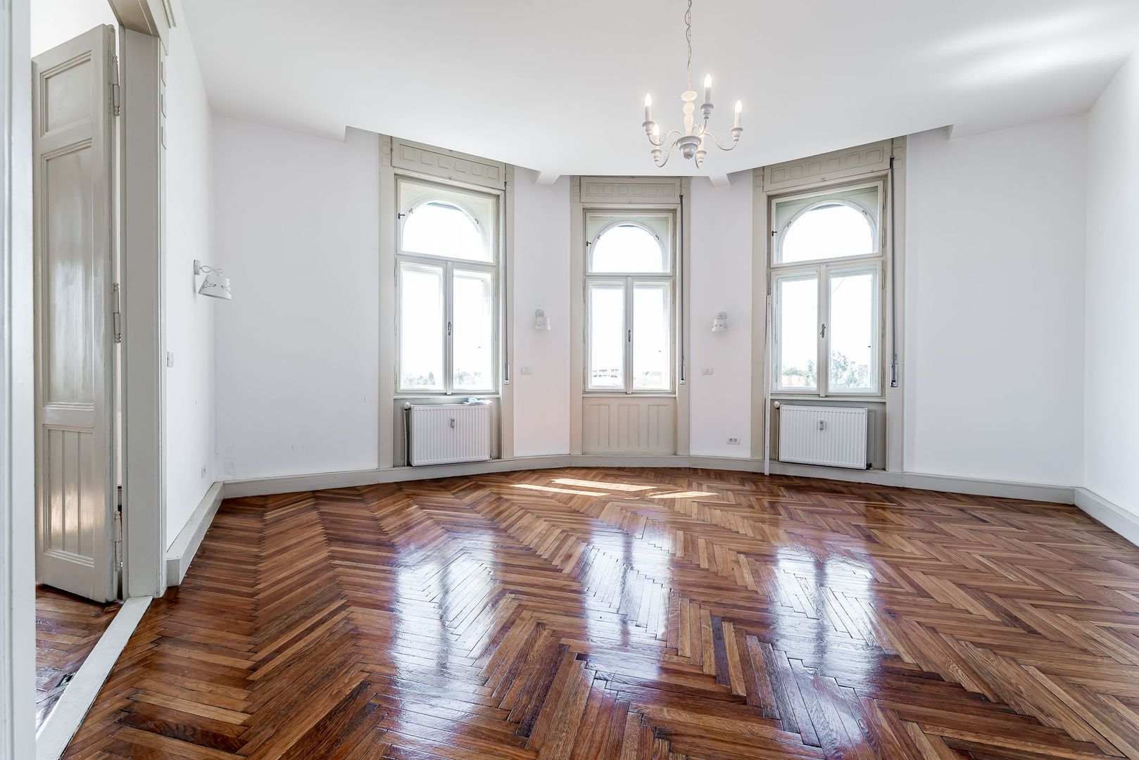 Palatul Neptun, Timișoara | 4 camere, 180 mp, vedere spre Bega - Poză 1