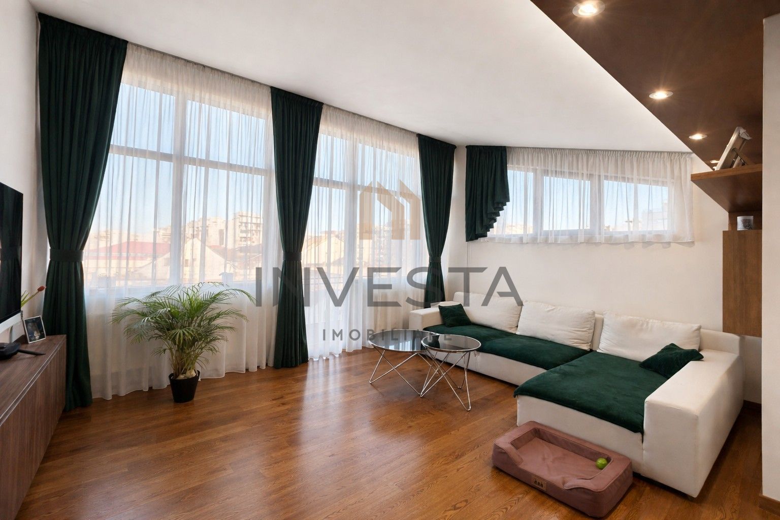 Apartament 4 camere cu 4 balcoane si 2 parcari zona Dorobantilor! - Poză 1