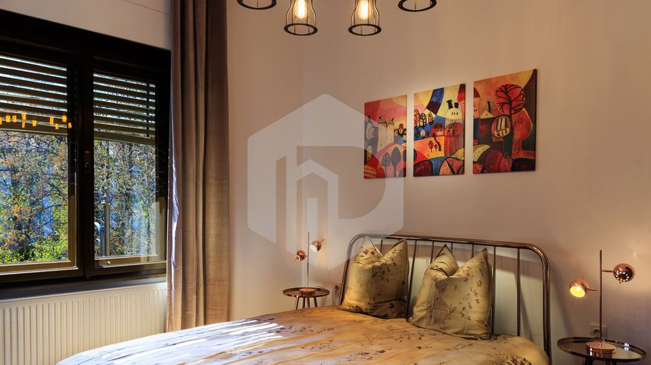 Apartament 3 camere de inchiriat ultracentral/Mobilat si utilat de lux - Poză 2