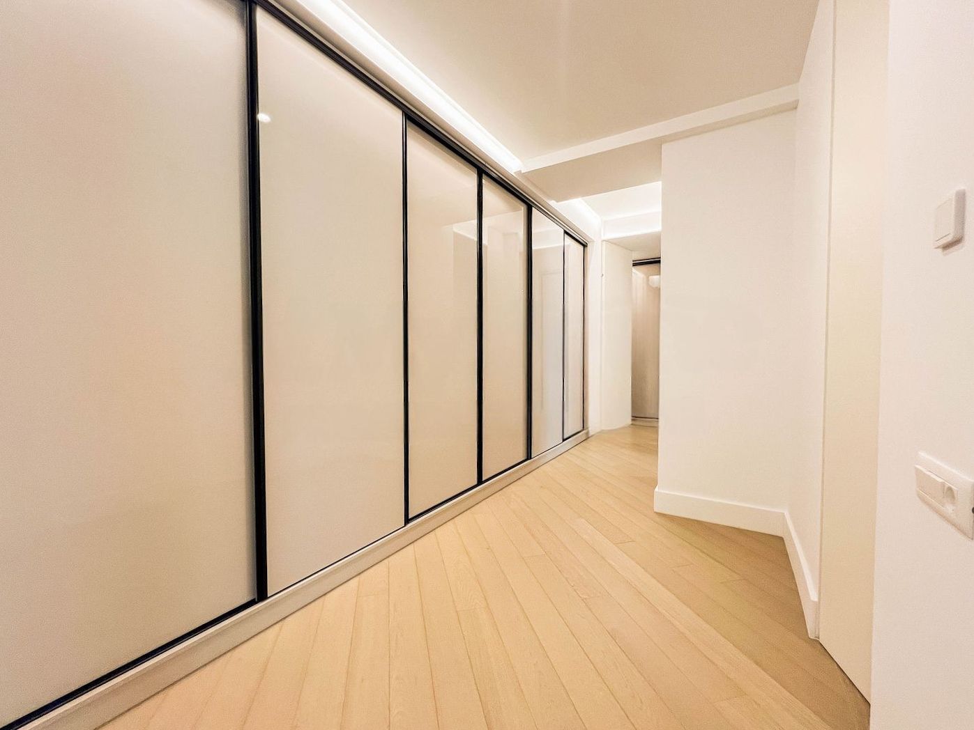 Chirie I Penthouse 4 camere I Iancu Nicolae I Bloc Luxury I 2 Parcari - Poză 9