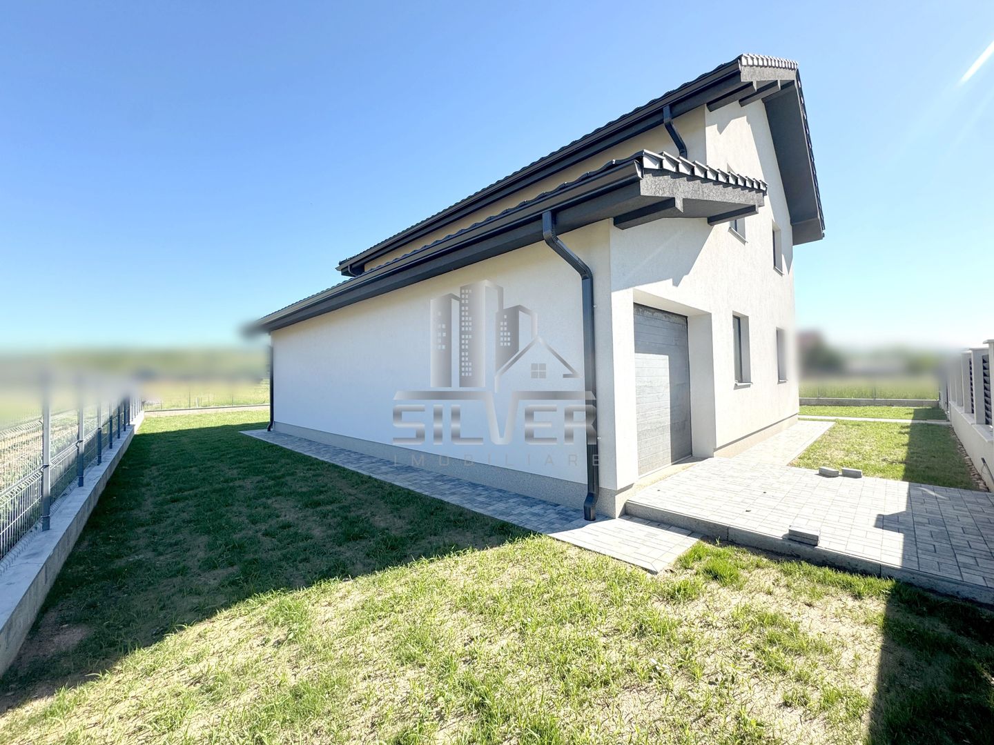 Casa individuala premium cu teren de 700 mp in zona accesibila. - Poză 2