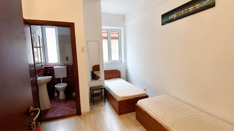 Fosta pensiune, cazare muncitori, pretabil pentru clinica, birouri - Poză 4