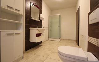 Zona Cetatii; 6 incaperi, ideal pentru sediu firma. - Poză 11