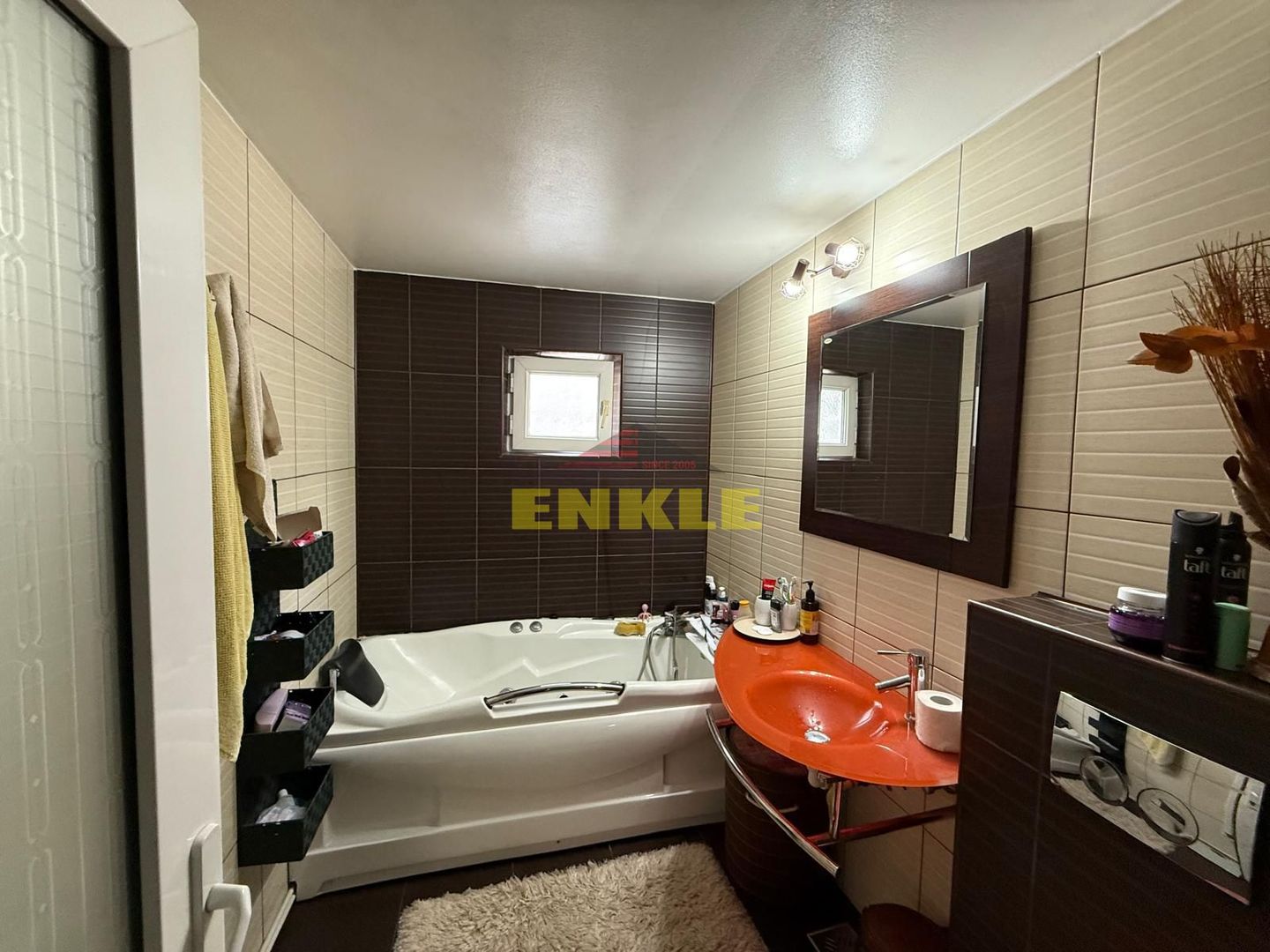 De vanzare apartament + teren generos în apropiere - Poză 13