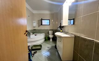 Casă spațioasă, confort ridicat, garaj și teren generos, zona Aradului - Poză 20