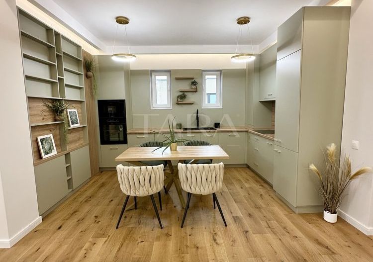 Penthouse de Lux cu 3 Camere și 3 Terase, Florești. - Poză 1