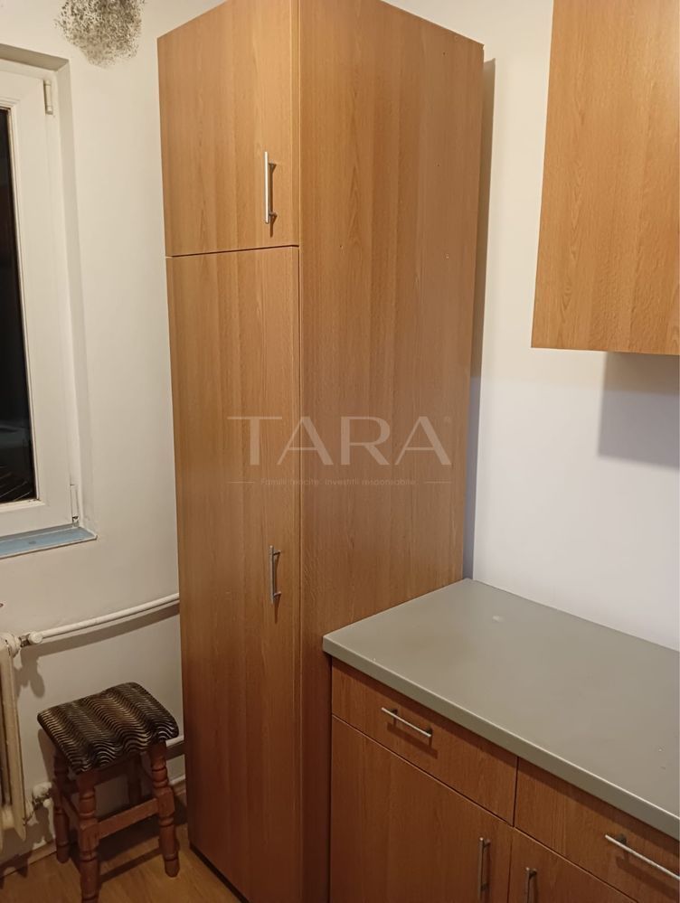 Garsonieră de vânzare,  etaj 2, baie proprie, zonă liniștită. - Poză 3