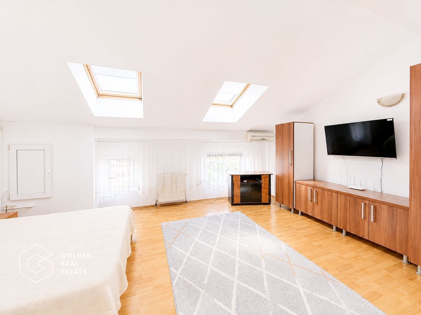 Apartament cu o camera, etaj 4, zona Micalaca - Poză 2