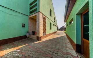 Vila spatioasa cu cinci dormitoare și teren generos de 1440 m in Aradul Nou - Poză 34