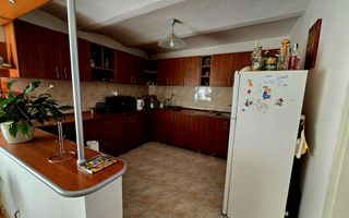 Casa de vanzare cu teren mare pe Ady Endre Aradul nou - Poză 15