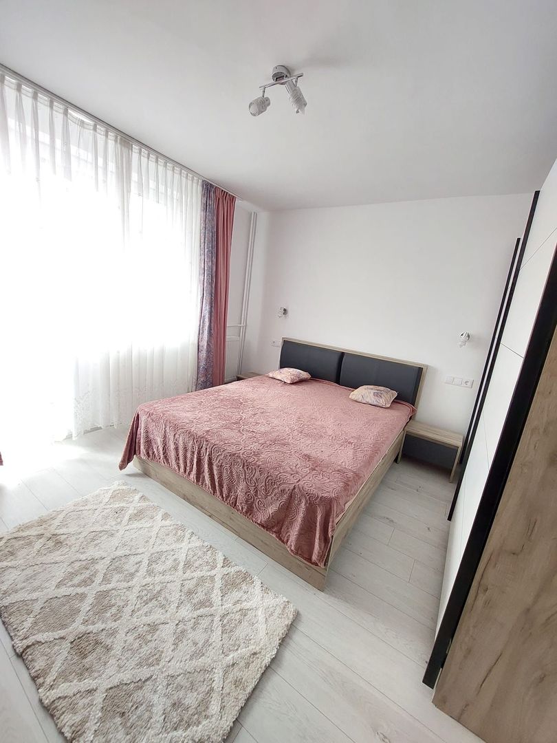 Apartament cu 3 cameră de închiriat – Zona Centrală, Oradea - Poză 2