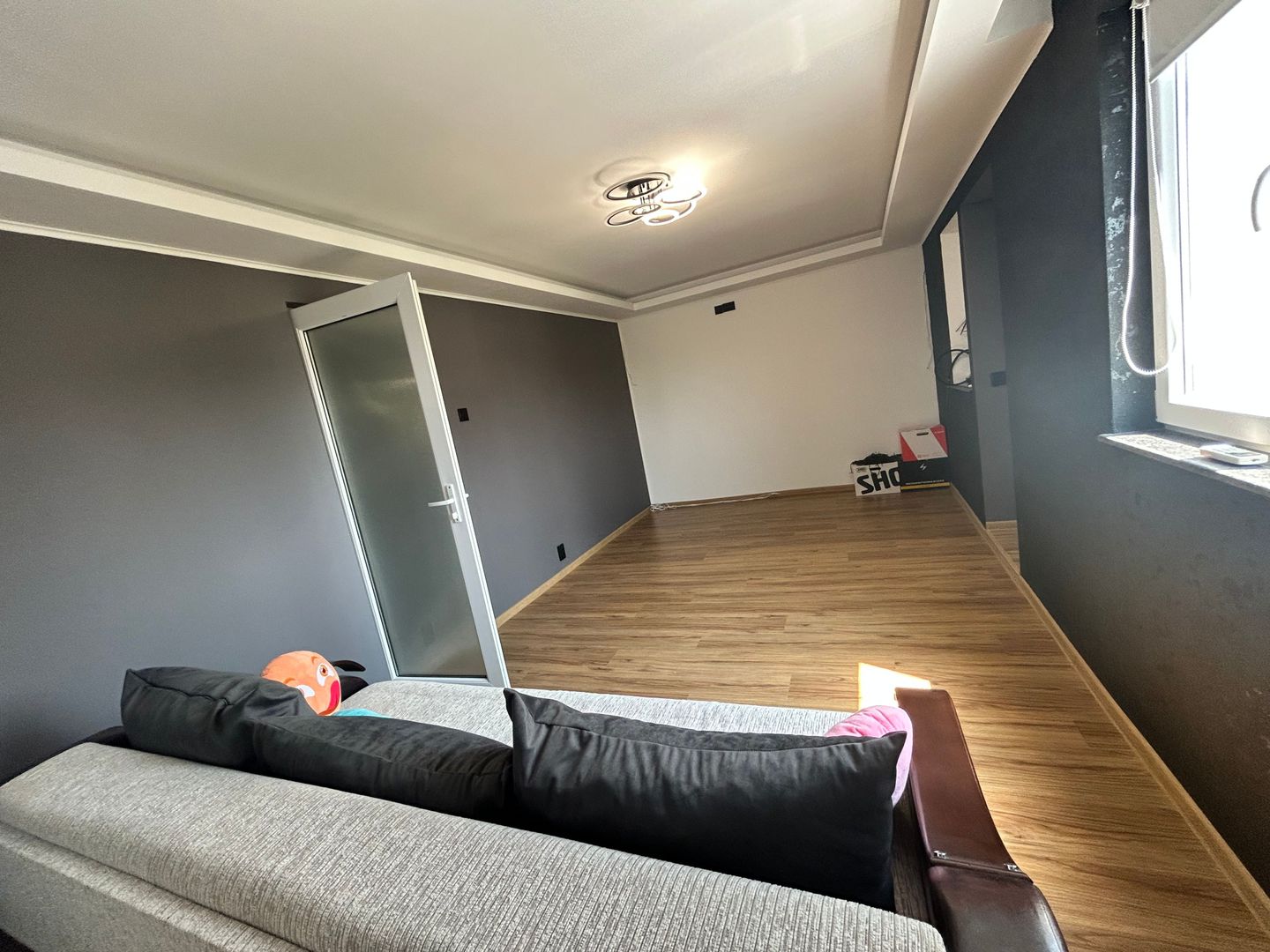 Casă P+1E cu terasă circulabilă, garaj amenajat și finisaje moderne - Poză 14