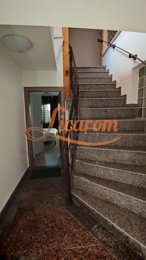 Vila 10 camere,pretabil compartimentare in 2 unitati separate,ASTRA. - Poză 19