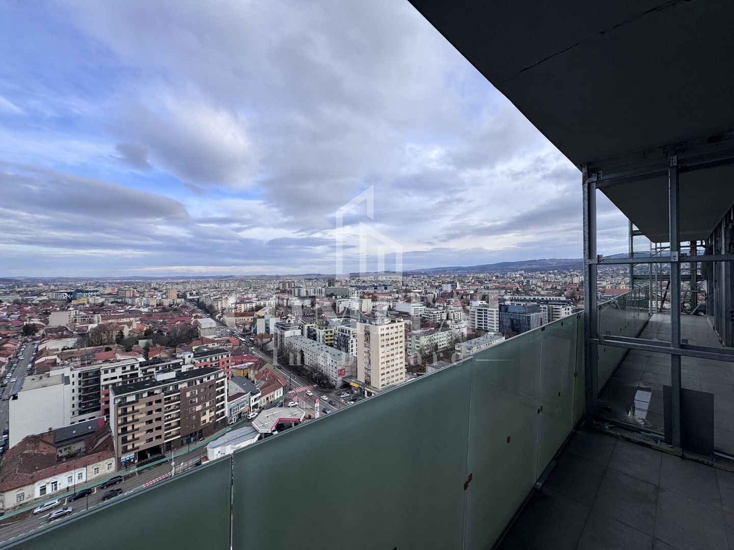 Apartament în imobil premium în zonă centrală | Parcare | Panoramă - Poză 6