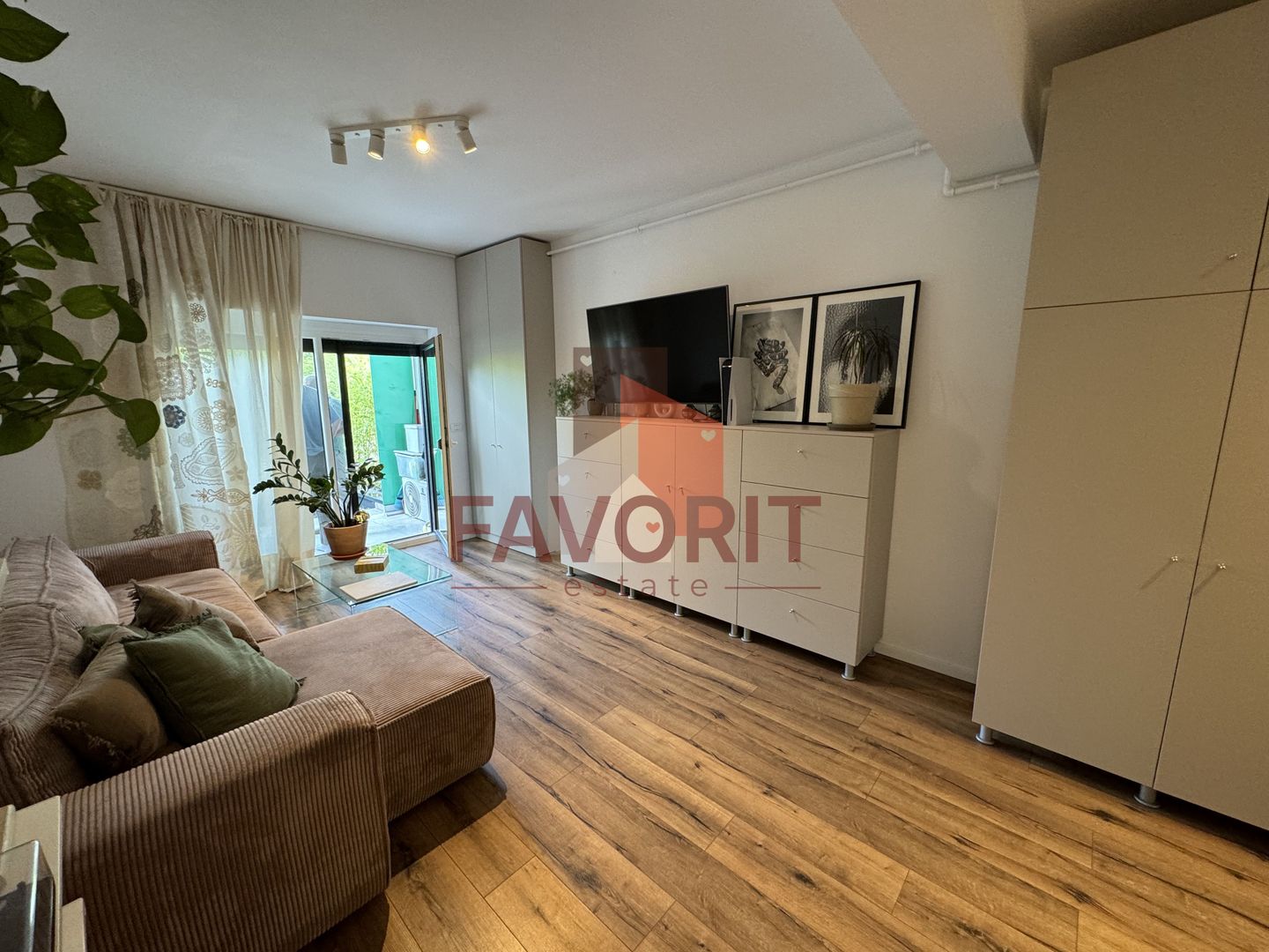 Gradina proprie. Mobilat si utilat. 3 locuri de parcare. Timisoara Aradului - Poză 2