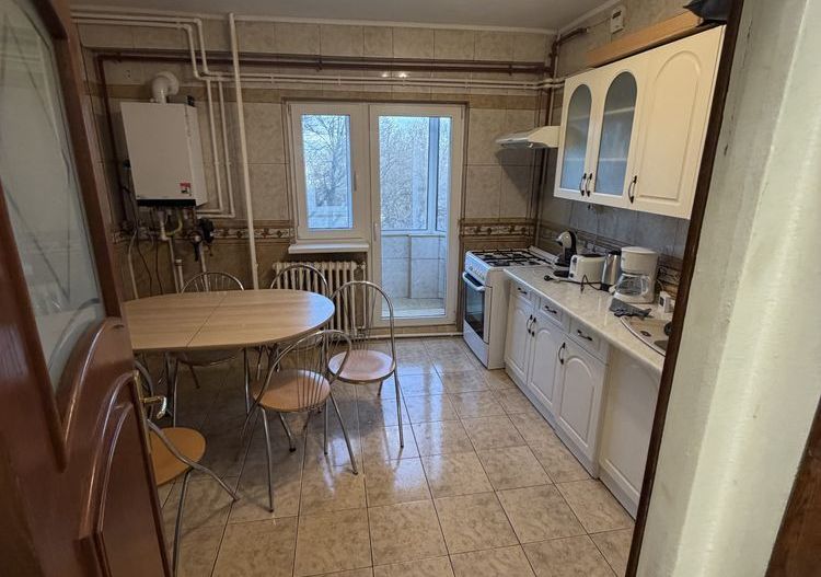 Inchiriere 4 camere zona Unirii centrală proprie vedere dublă - Poză 3