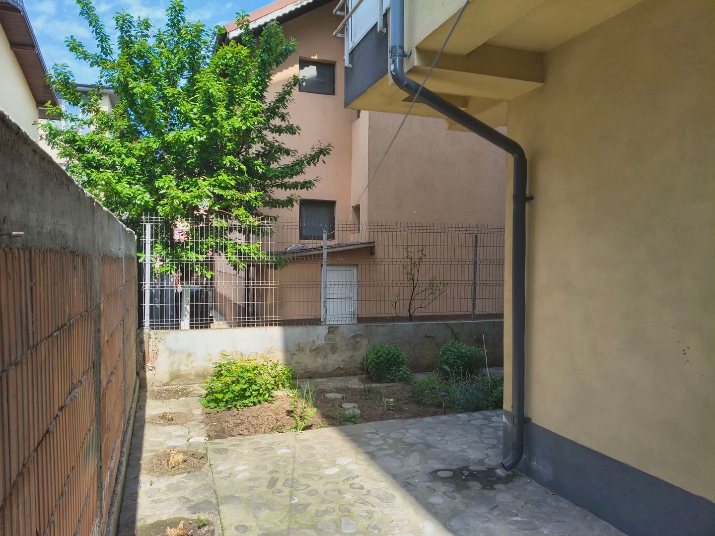 2cam.dec.mob-util complet+curte62mp+parcare/10min metrou D.leonida - Poză 10