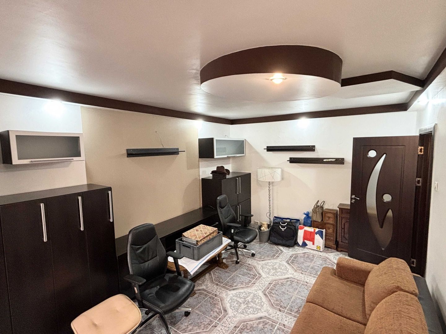 Apartament 4 camere. Zona Brancoveanu. - Poză 1