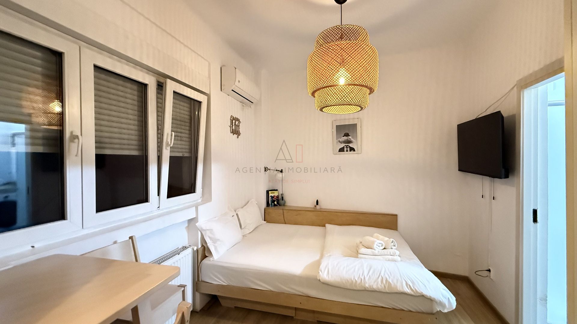 Garsoniera Universitate | View Hotel Corinthia - Poză 2