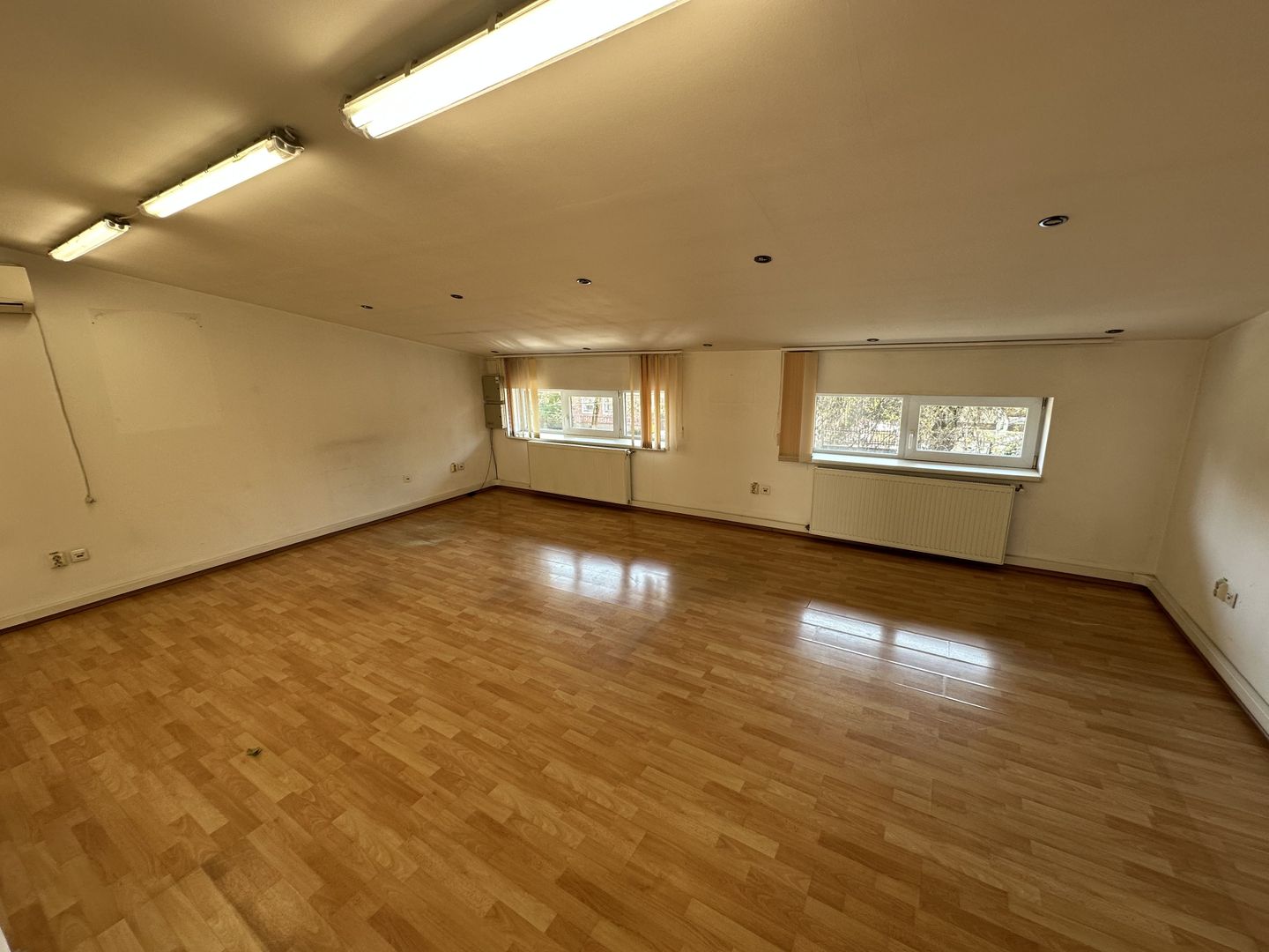 Spatiu de birou -zona strada Cluj/ 4 locuri de parcare - Poză 12