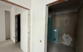Apartament 4 camere etaj retras aproape de centrul orasului - Poză 5