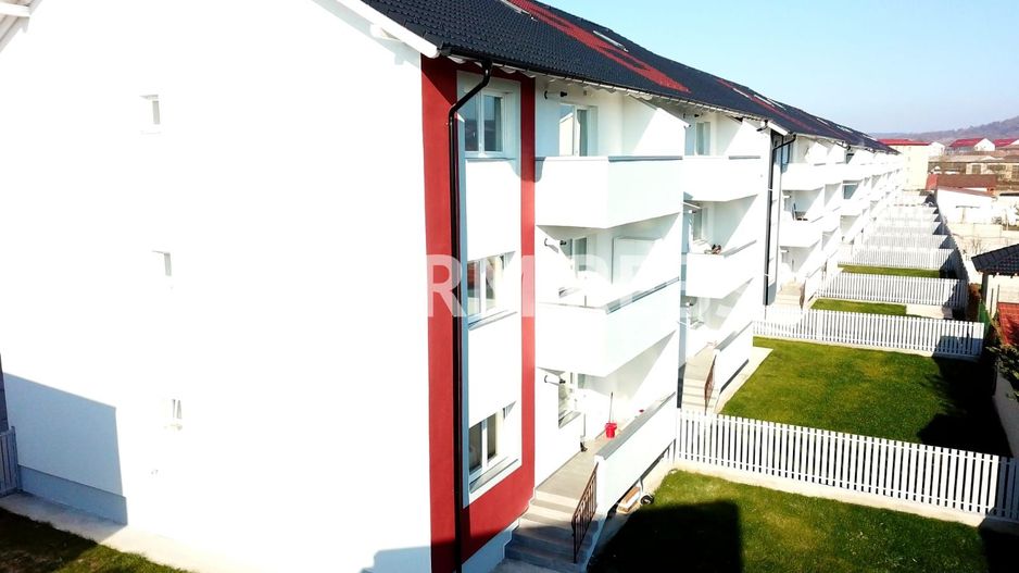 Apartament cu 3 camere de vânzare - Poză 1