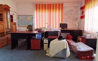Casa si teren de 916mp in Sacele,cu front la B-dul Brasovului - Poză 2
