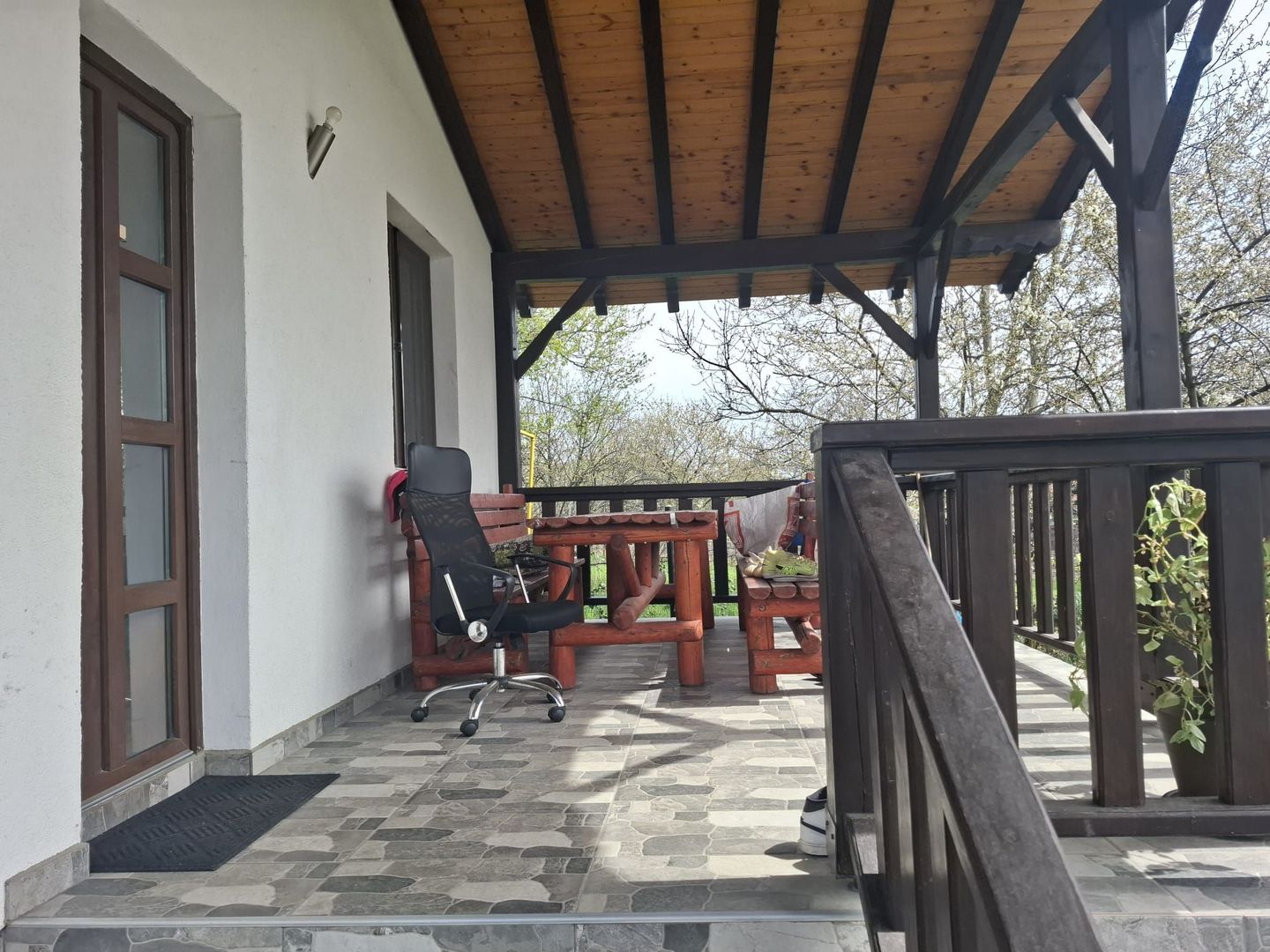 Casa solara si spatioasa, curte 700 mp - Cisnadie - Sibiu - Poză 1