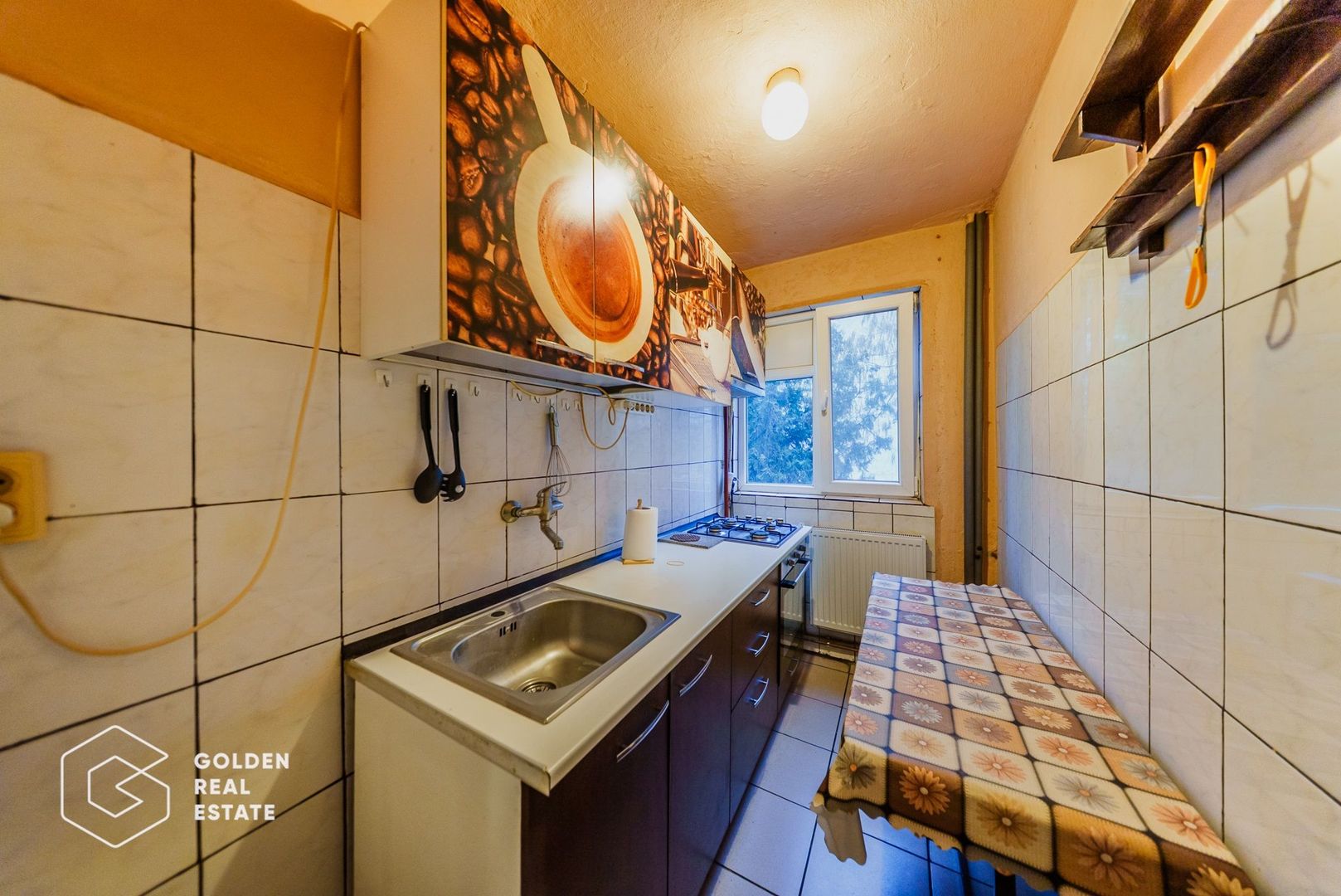 Apartament  4 camere, etaj 1, zona Vlaicu, centrală proprie, loc de parcare - Poză 16