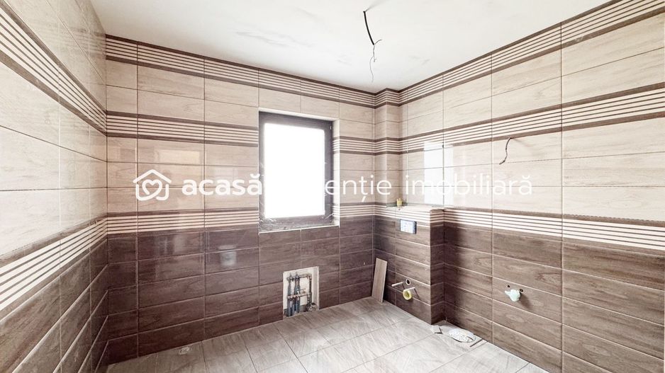 Vilă unică, gata să devină locuința ta de vis, în Livada. - Poză 5