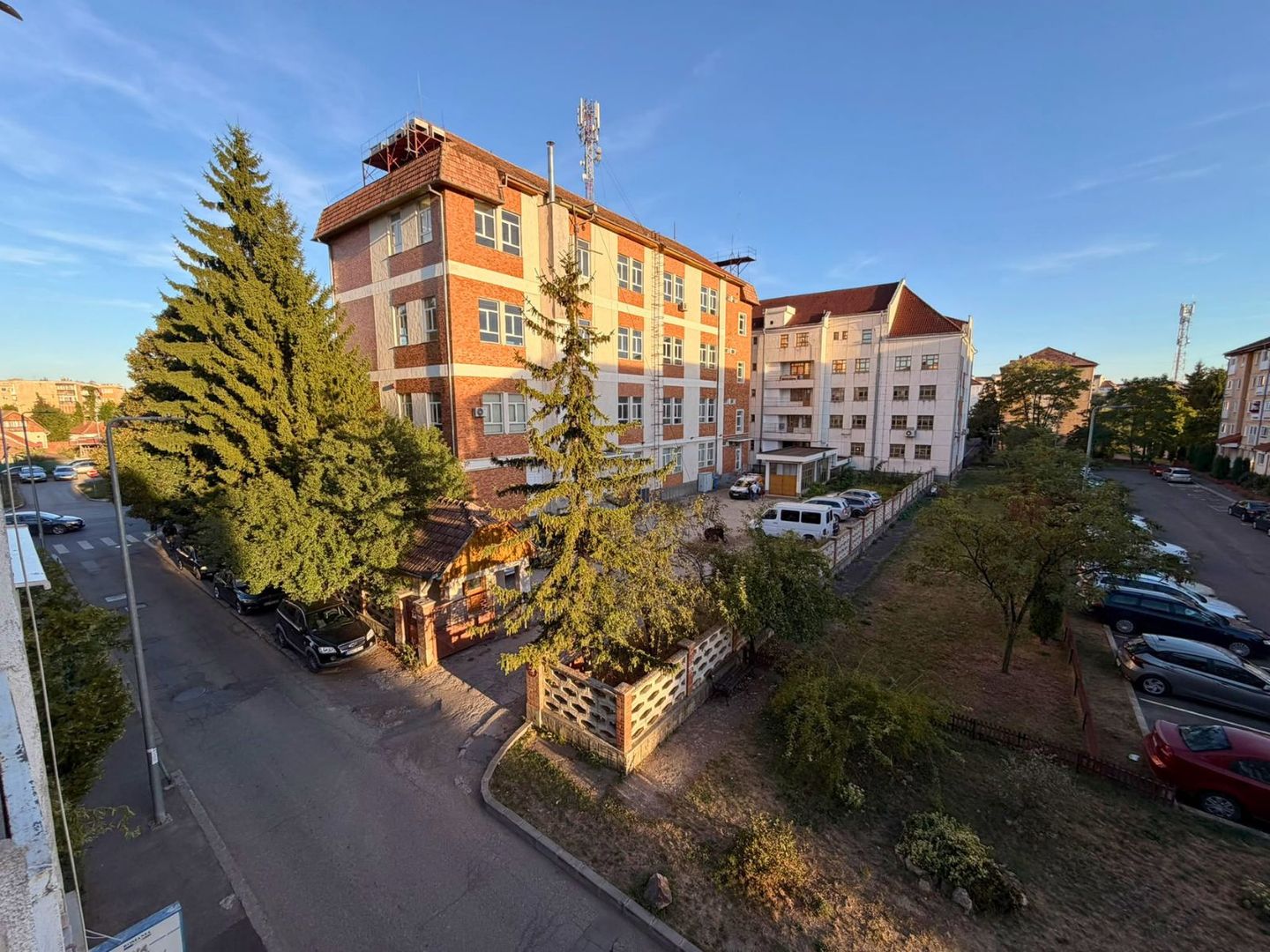 Garsonieră decomandată zona lenin etaj 2 29 mp la 5 minute de centru - Poză 1