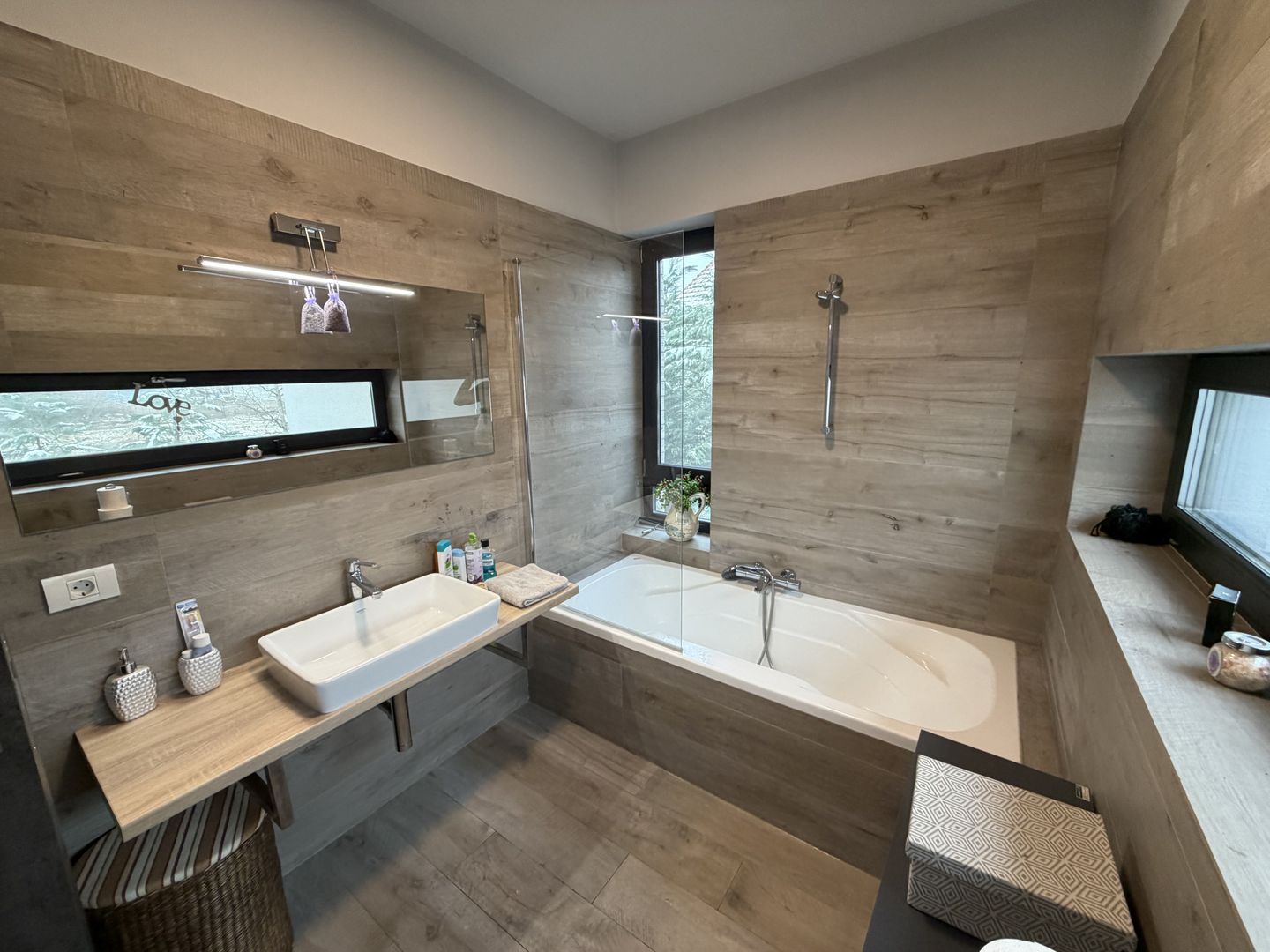 Duplex modern – arhitectură contemporană, spații luminoase - Poză 10